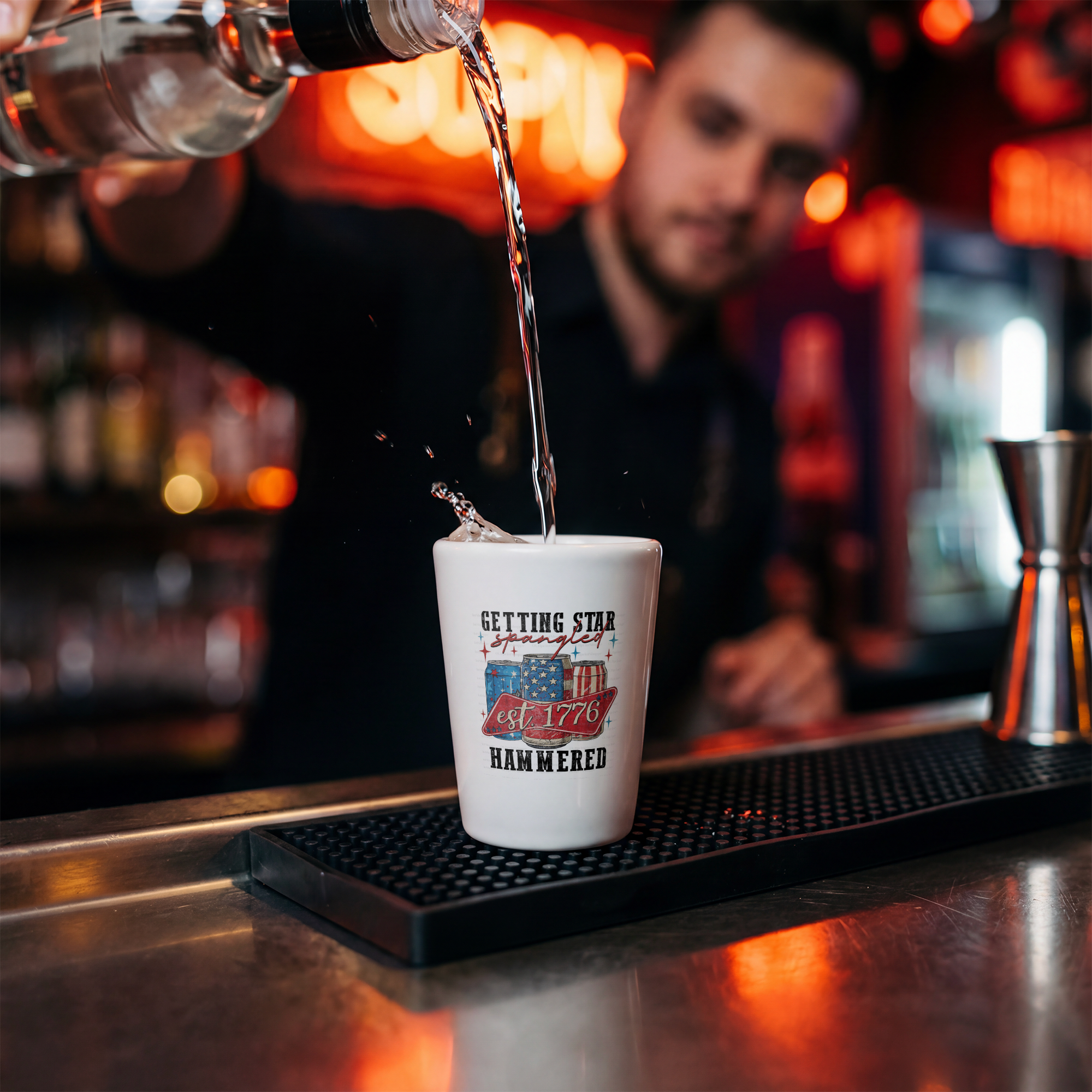 Star_Spangled_Hammered_White_Lifestyle_02_Pour_Mockup.png_15895383
